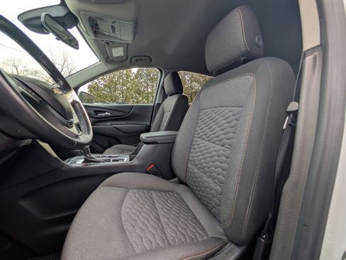 Used 2020 Chevrolet Equinox LT image 30