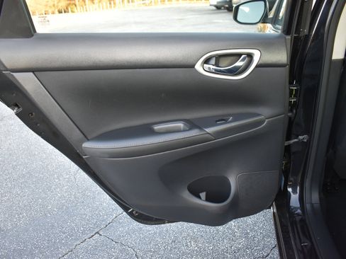 Used 2019 Nissan Sentra SV image 32