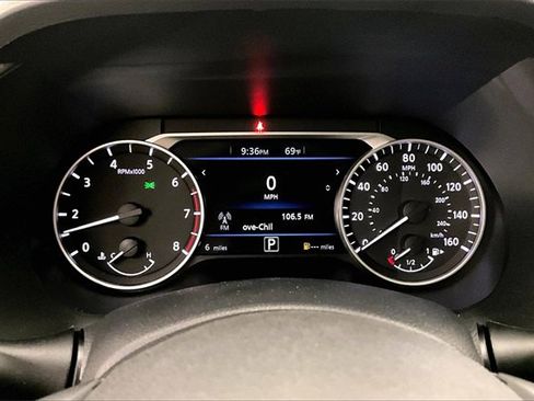 New 2025 Nissan Sentra SR w/ SR Premium Package image 24