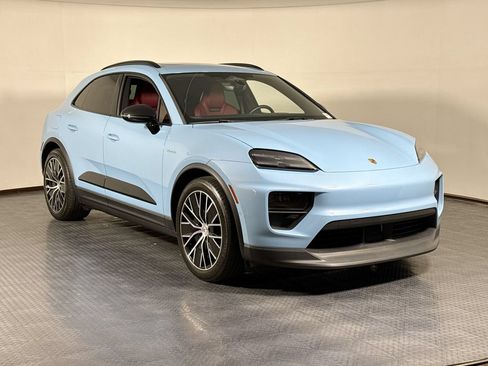 Certified 2025 Porsche Macan Electric RWD image 9