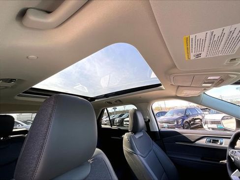 New 2026 Ford Explorer Active w/ Active Comfort Package AWD/4WD image 18