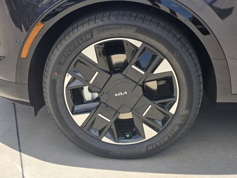 New 2026 Kia Sportage SX FWD image 9