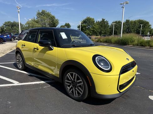New 2026 MINI Cooper S FWD image 4