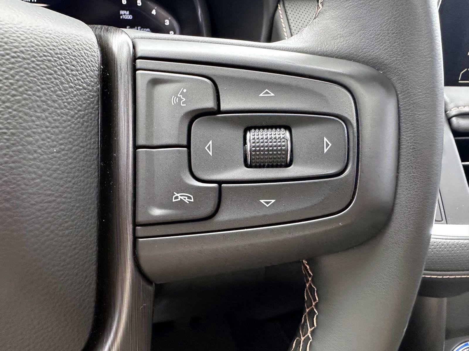 Used 2023 GMC Yukon XL AT4 w/ AT4 Premium Package AWD/4WD image 20