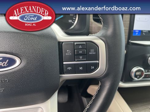 Used 2024 Ford Expedition Limited image 30