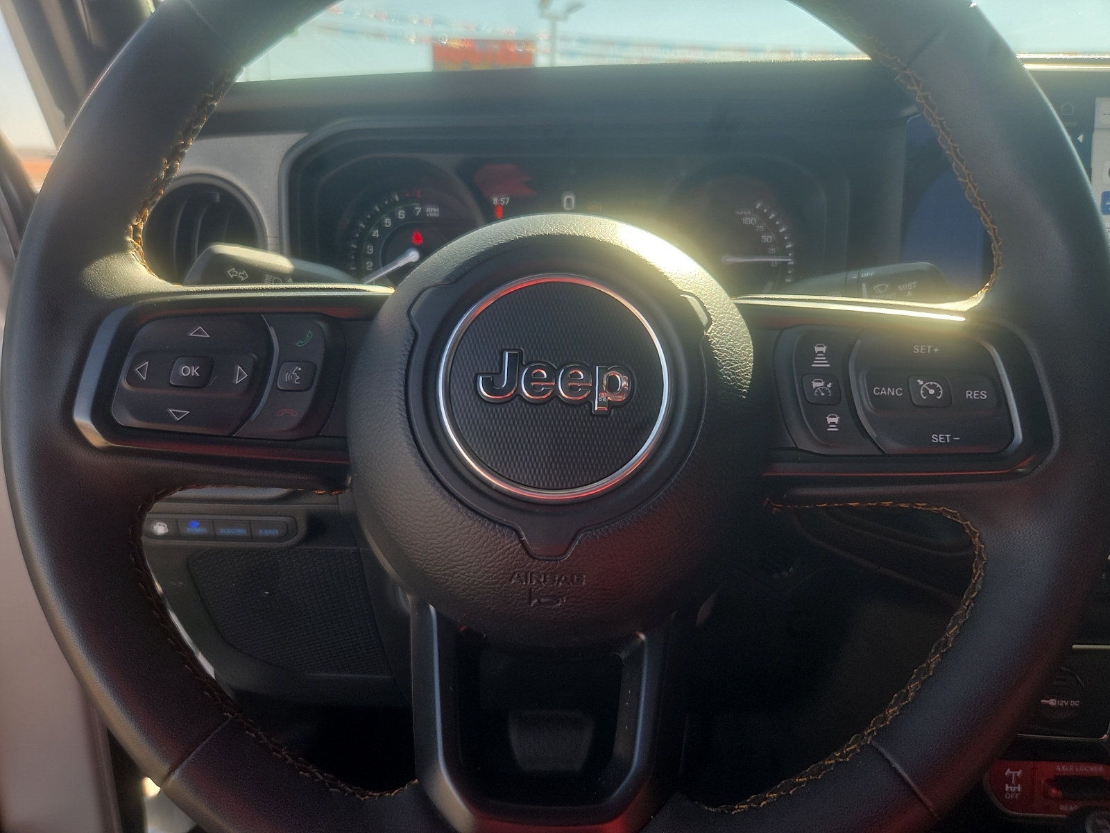Used 2024 Jeep Wrangler Unlimited AWD/4WD image 12