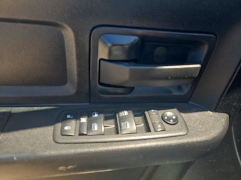 Used 2022 RAM 2500 Tradesman w/ Chrome Appearance Group AWD/4WD image 10