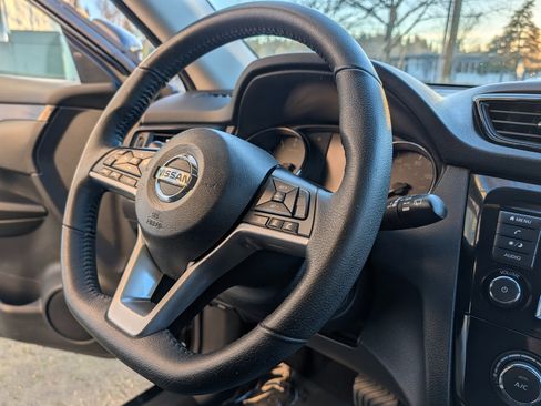 Used 2019 Nissan Rogue S w/ Special Edition Package image 13