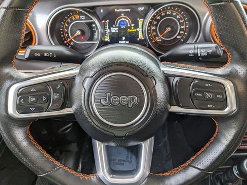Used 2023 Jeep Gladiator Mojave w/ LED Lighting Group AWD/4WD image 12