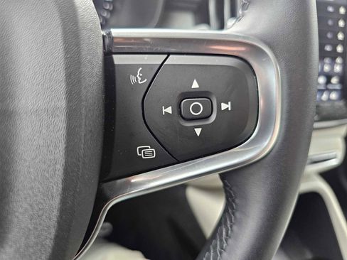 Used 2025 Volvo XC40 B5 Plus w/ Protection Package Premier image 34