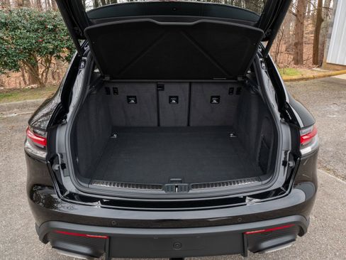 Certified 2025 Porsche Macan image 39