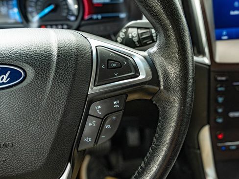 Used 2019 Ford Edge Titanium FWD image 29