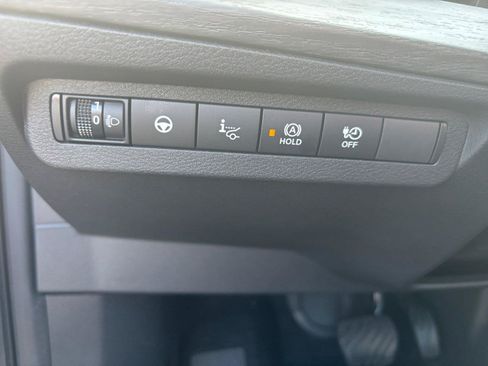 Used 2023 Nissan Ariya FWD image 24