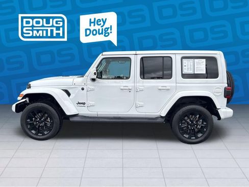Used 2021 Jeep Wrangler Unlimited Sahara AWD/4WD image 2