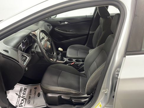 Used 2017 Chevrolet Cruze LS FWD image 8