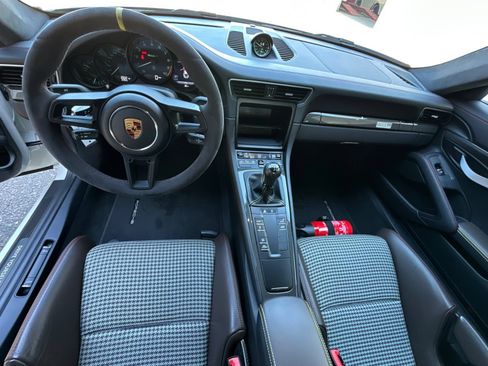 Certified 2016 Porsche 911 R RWD image 6