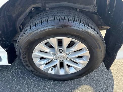 Used 2019 Lexus GX 460 Premium AWD/4WD image 12