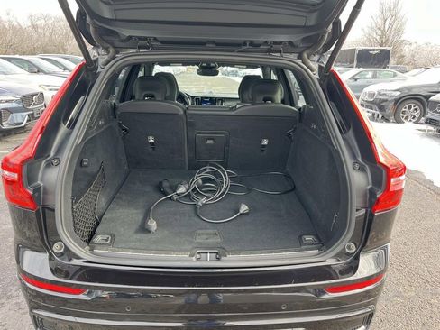 Used 2024 Volvo XC60 T8 Ultimate image 12