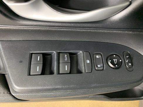 Used 2019 Honda CR-V LX image 14