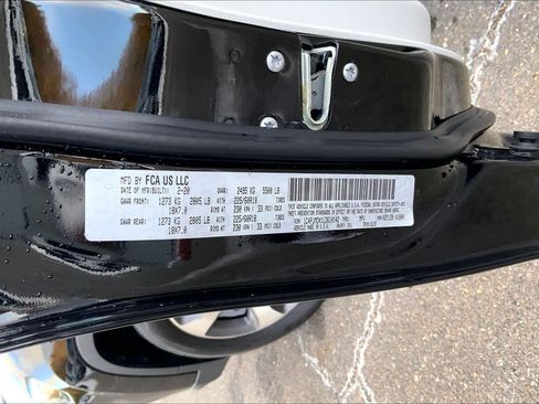 Used 2020 Jeep Cherokee Limited image 34