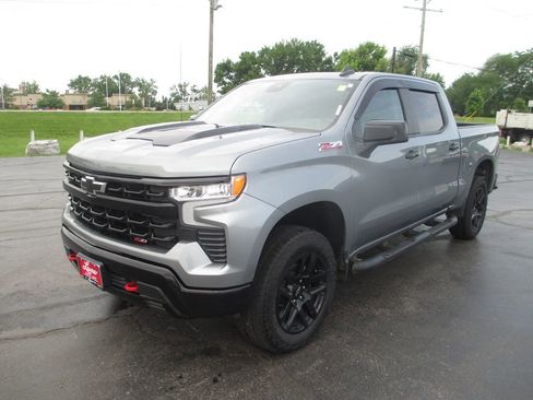 Used 2024 Chevrolet Silverado 1500 LT Trail Boss w/ Convenience Package II AWD/4WD image 12