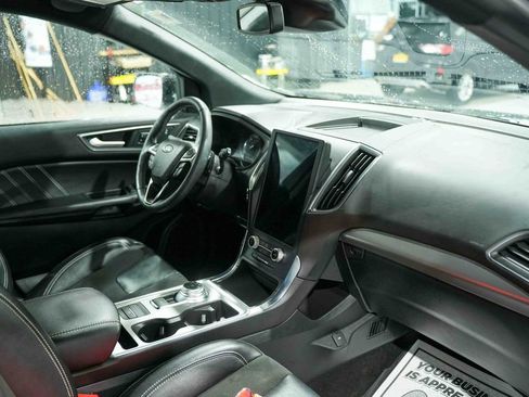 Used 2023 Ford Edge ST image 12