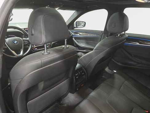 Used 2023 BMW 530e w/ Convenience Package image 13