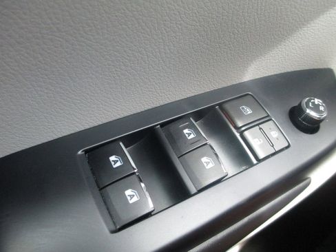 Used 2019 Toyota Highlander Limited AWD/4WD image 30