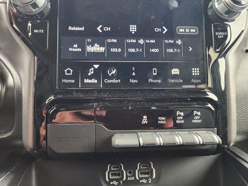 Used 2023 RAM 1500 Laramie AWD/4WD image 25