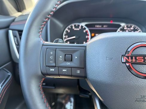 Used 2025 Nissan Rogue SV AWD/4WD image 14