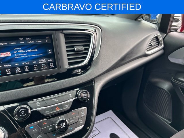 Used 2020 Chrysler Pacifica Touring w/ S Appearance Package FWD image 4