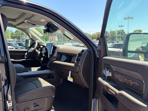 New 2026 RAM 2500 Limited AWD/4WD image 23