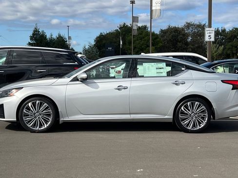New 2025 Nissan Altima 2.5 SL image 7