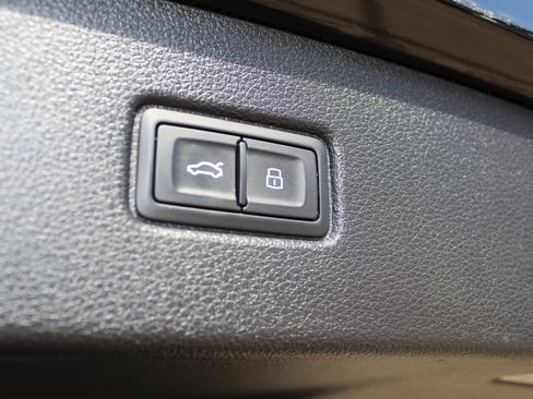 Used 2017 Audi Q7 3.0T Premium Plus image 16