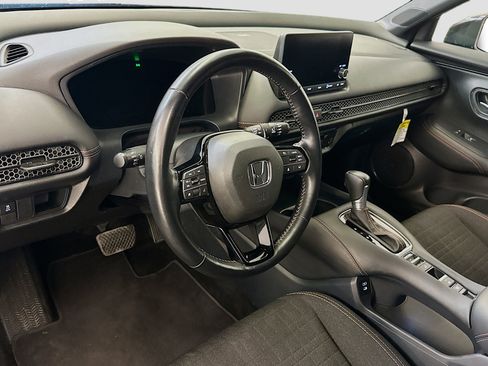 Used 2025 Honda HR-V Sport image 18