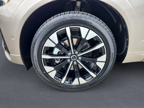 New 2026 Volvo XC60 B5 Plus w/ Protection Package Premier AWD/4WD image 8