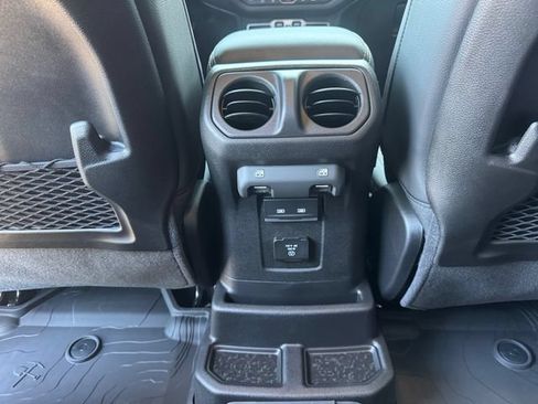 Used 2025 Jeep Wrangler Unlimited Sahara AWD/4WD image 16