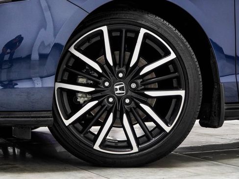 Used 2023 Honda Accord Touring image 6