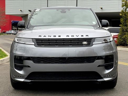 Used 2025 Land Rover Range Rover Sport Dynamic SE image 3