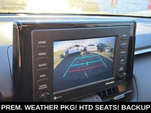 Used 2021 Toyota RAV4 XLE Premium image 18