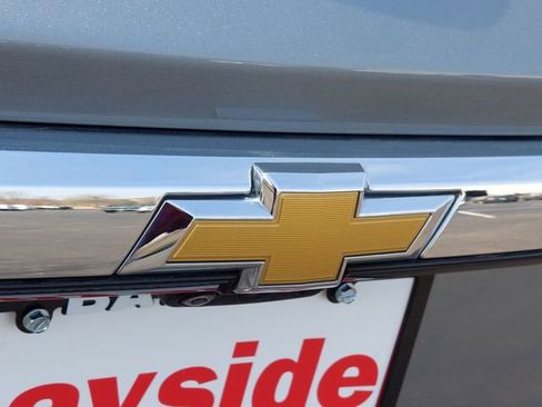 Used 2023 Chevrolet Traverse LT w/ Rear Camera Mirror Package image 39