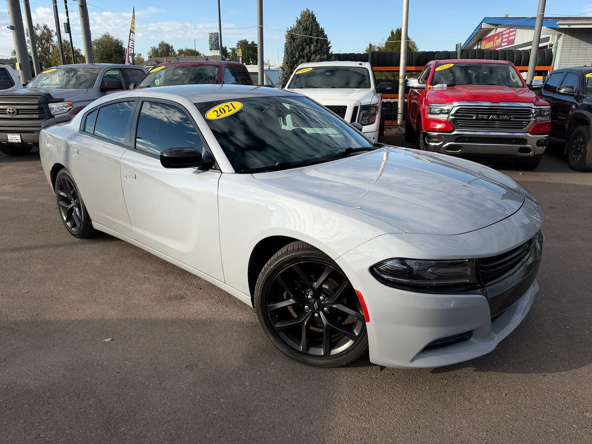 Used 2021 Dodge Charger SXT w/ Blacktop Package RWD image 3