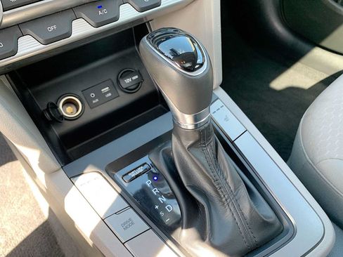 Used 2020 Hyundai Elantra Value Edition w/ Cargo Package (C1) FWD image 15