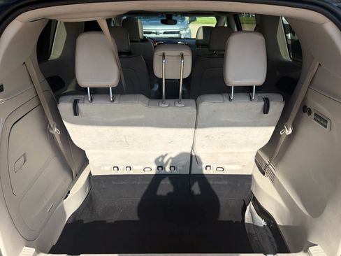 Used 2020 Chrysler Pacifica Limited FWD image 28