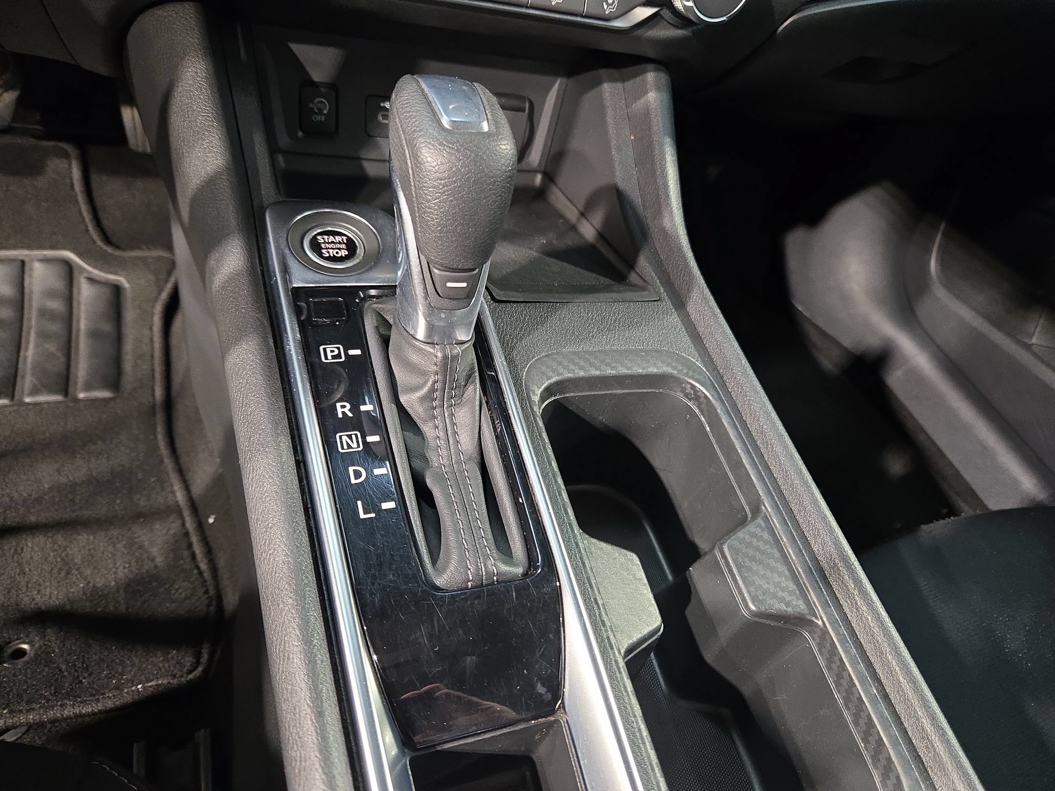 Used 2024 Nissan Sentra SV FWD image 31