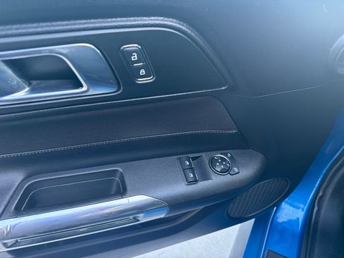 Used 2019 Ford Mustang GT w/ Black Accent Package RWD image 12