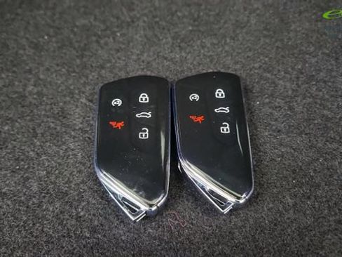 Used 2025 Volkswagen Tiguan SE R-Line AWD/4WD image 61