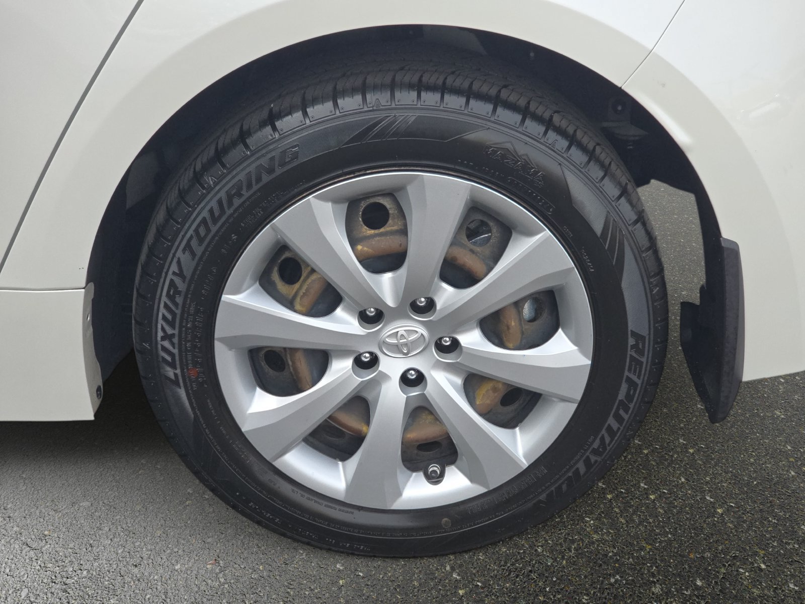 Used 2021 Toyota Corolla LE FWD image 33