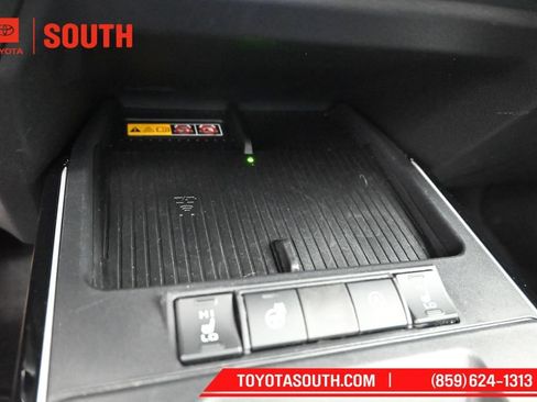 Used 2026 Toyota Corolla Cross XLE AWD/4WD image 20