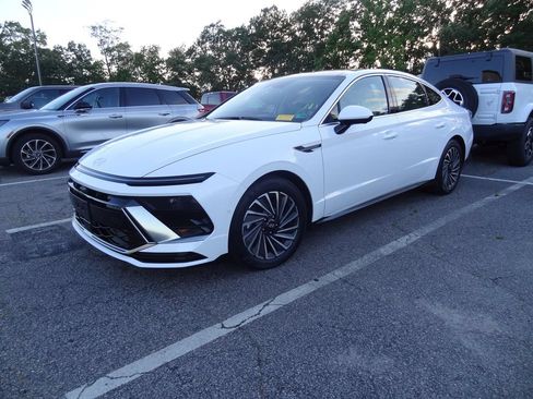 Used 2026 Hyundai Sonata Limited FWD image 4